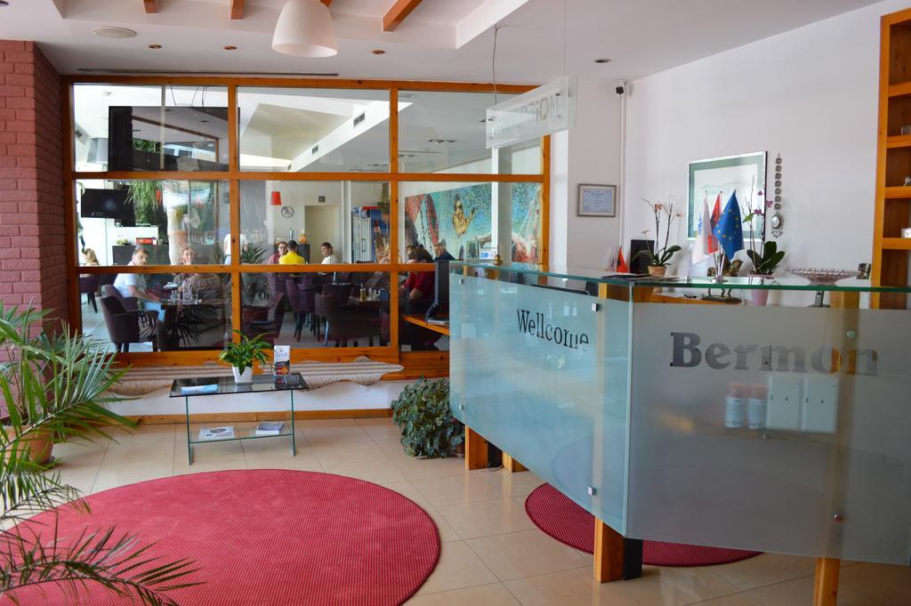 Hotel Bermon Tirana Exterior foto